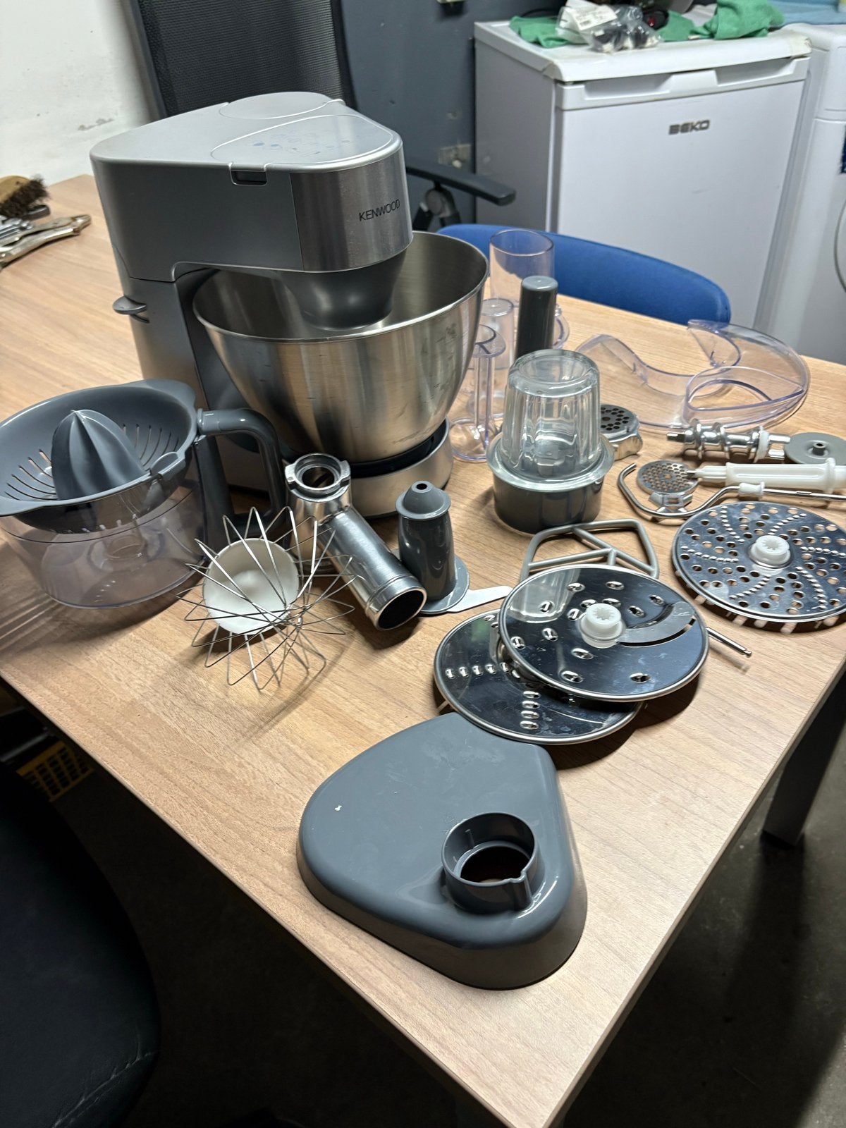 Kenwood Keukenmachine KM280 met alle accessoires, 4 liter of meer, Gebruikt, 3 snelheden of meer, Ophalen of Verzenden