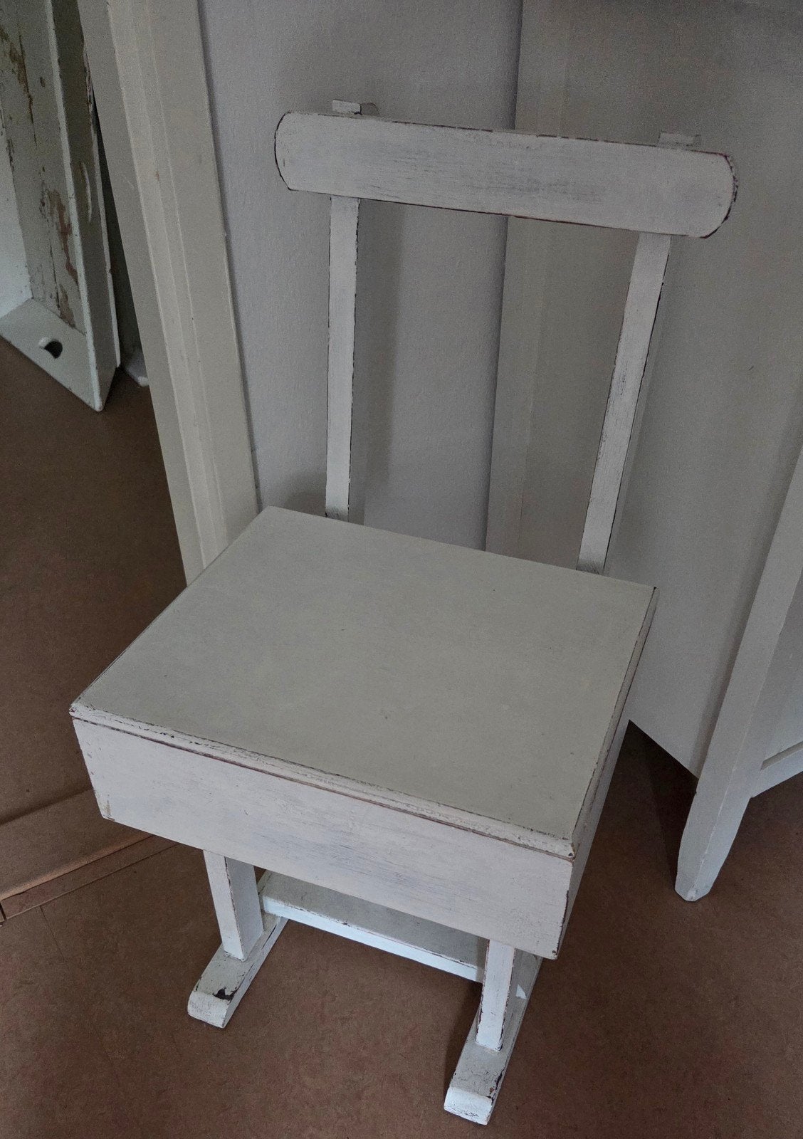 Leuk Vintage kinder stoeltje met klep, Ophalen, Stoel(en)