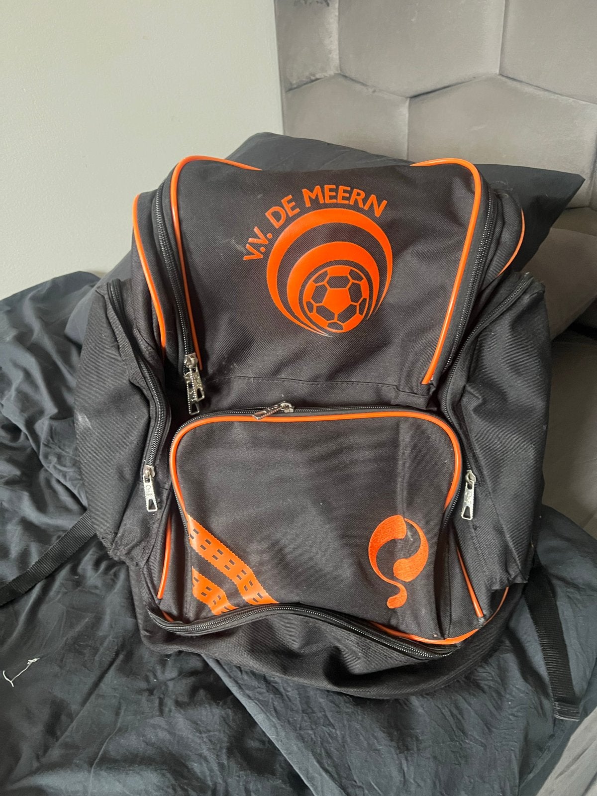 Voetbaltas VV De Meern - Zwart/Oranje, Ophalen, Gebruikt, 25 tot 40 cm, Overige merken