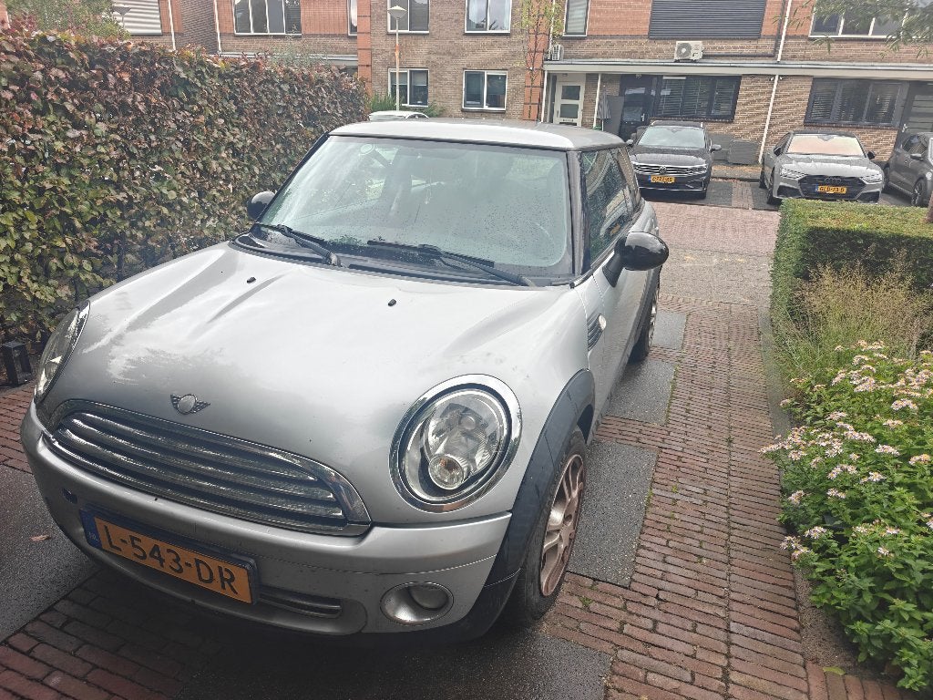 Mini 1.4 16V ONE 2007 Grijs NIEUWE APK 10/2027, Auto's, Voorwielaandrijving, Stof, Zwart, 4 stoelen