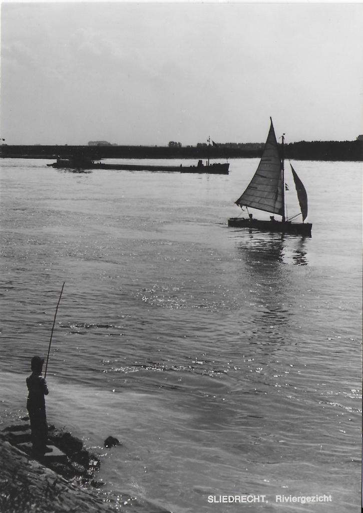 D87 Ongelopen ansichtkaart Sliedrecht riviergezicht, Verzamelen, Ophalen of Verzenden, 1960 tot 1980, Ongelopen