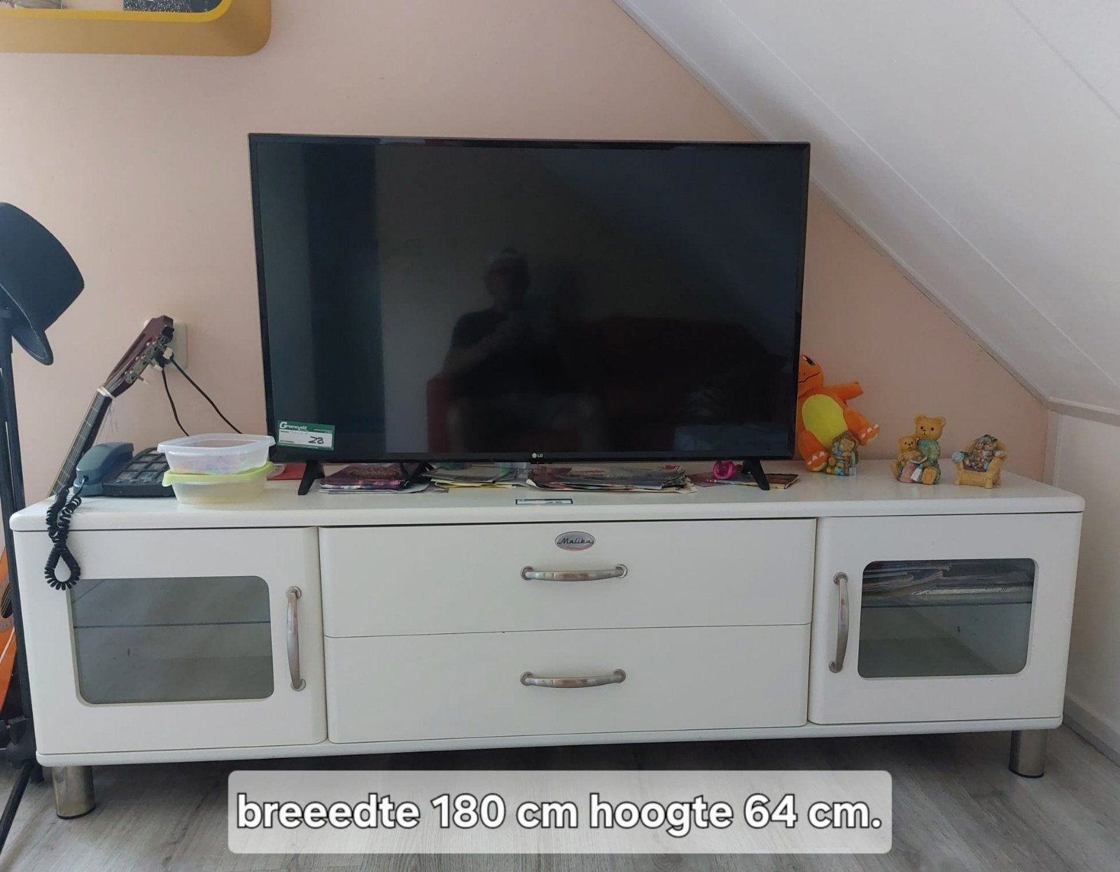 Wit TV-meubel met opbergruimte en lades, Ophalen, Gebruikt, 150 tot 200 cm, Overige houtsoorten