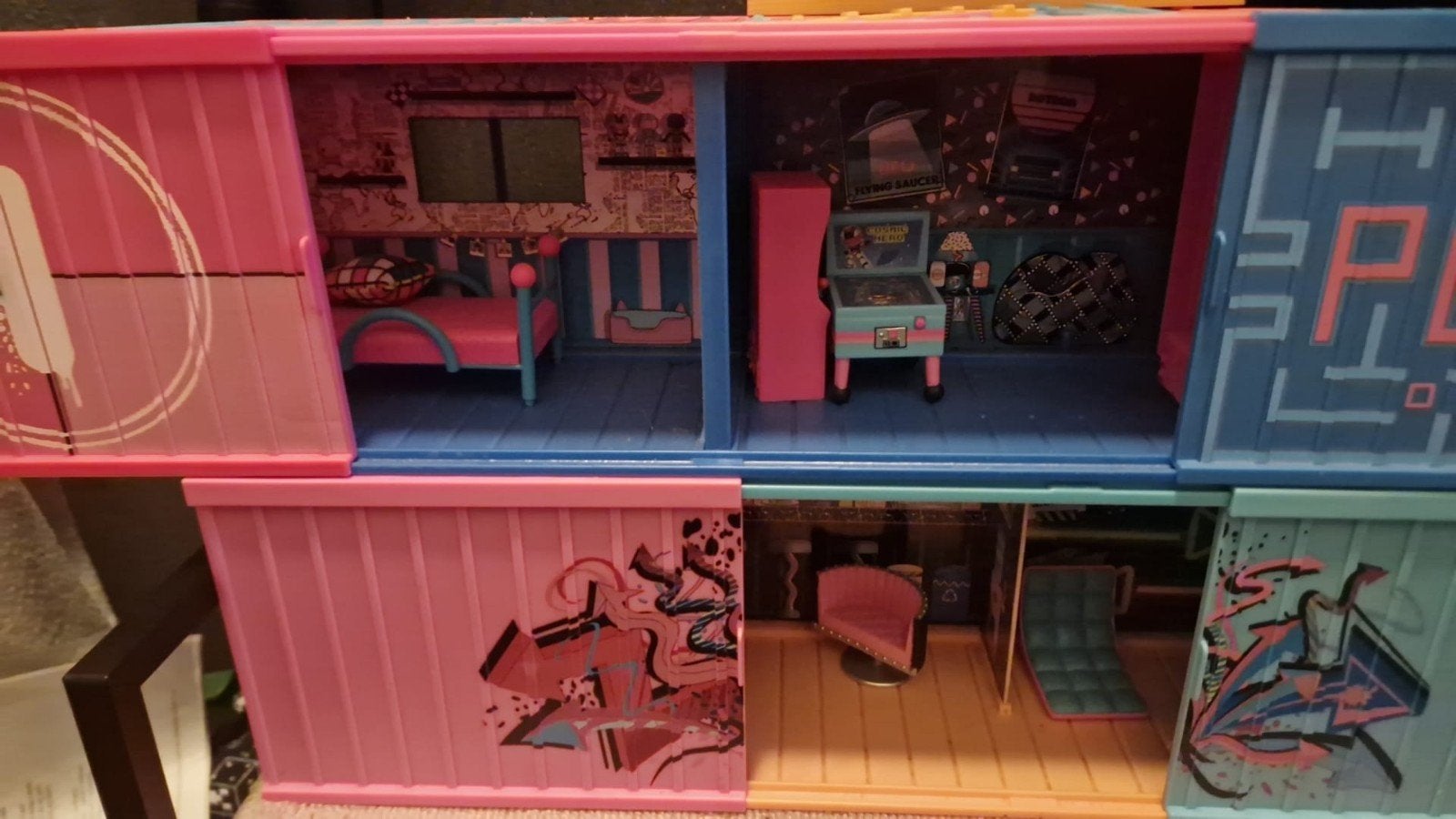 lol surprise Clubhouse speelset container poppenhuis, Verzamelen, Ophalen, Zo goed als nieuw, Poppenhuis