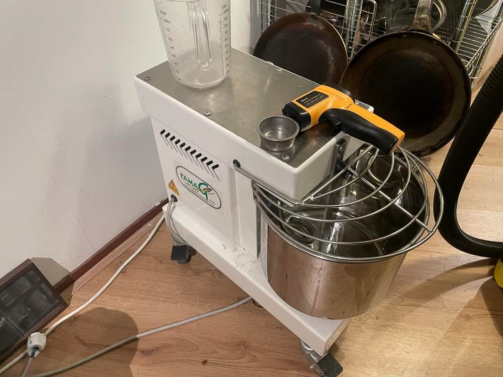 Famag IM8 Spiraalkneder - Nieuwe Aandrijfriem, 4 liter of meer, Ophalen, Zo goed als nieuw, 1 snelheid