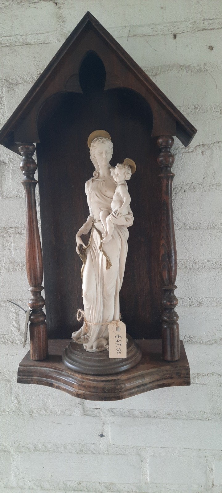 Antiek Mariabeeld met kindje Jezus in houten nis, Ophalen of Verzenden, 20 - 50 cm, Beeld, Handgemaakt