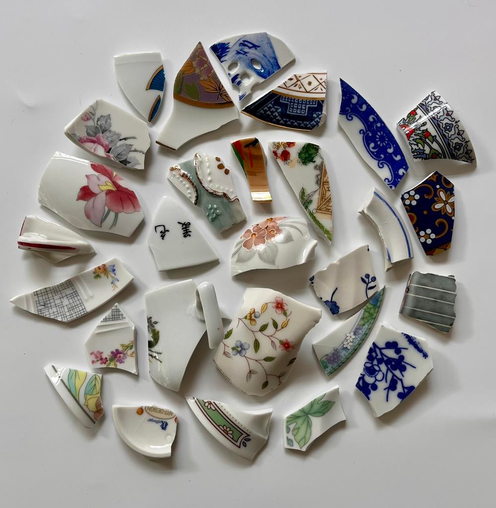 Lot 2 | Fragmenten/scherven van vintage en antiek servies, Gebruikt, Meerkleurig, Ophalen of Verzenden, Overige merken
