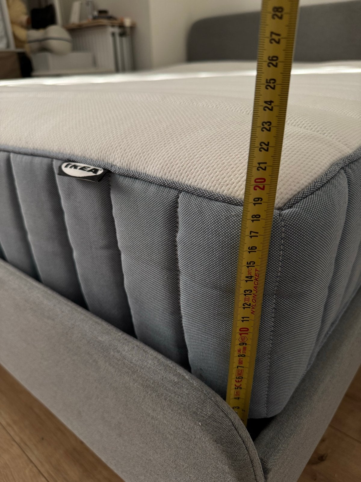 IKEA SLATTUM bedframe en VALEVÅG matras (160x200 cm), Ophalen, Tweepersoons, Zo goed als nieuw, Matras
