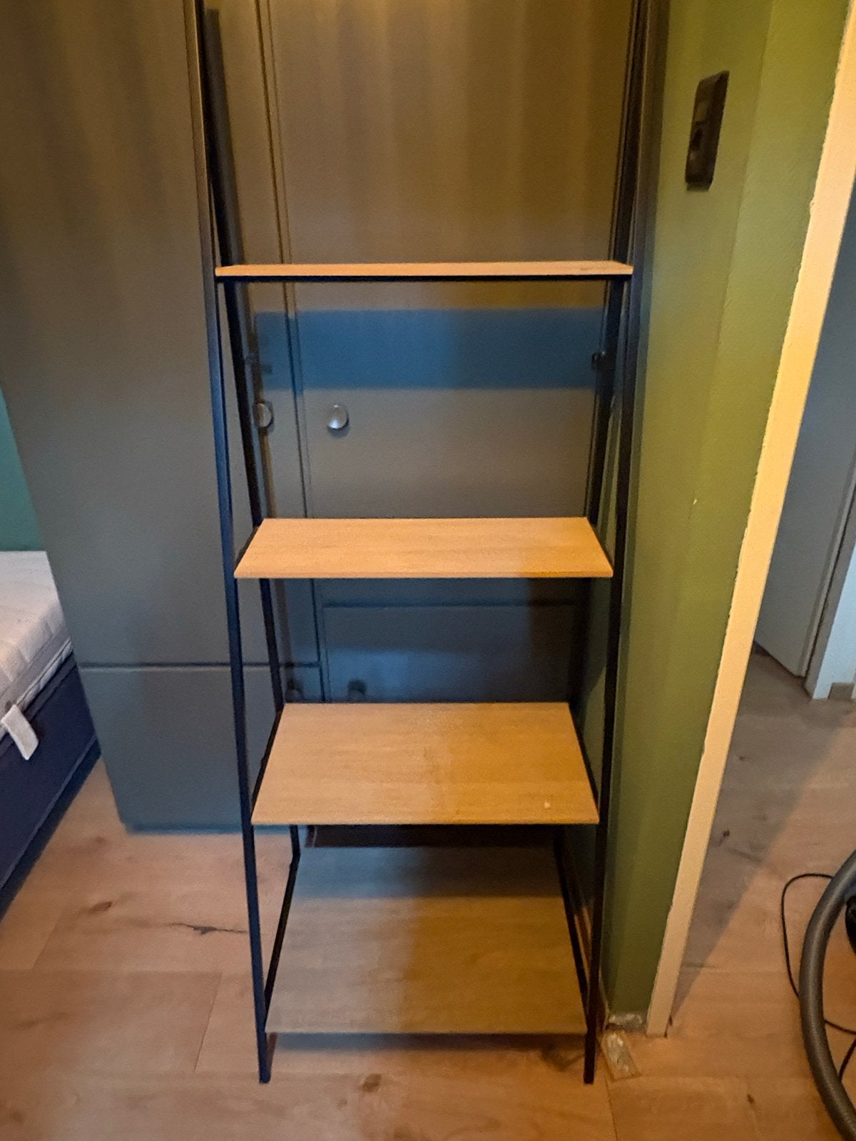 Leuk wandkastje met 4 planken, Ophalen, Gebruikt