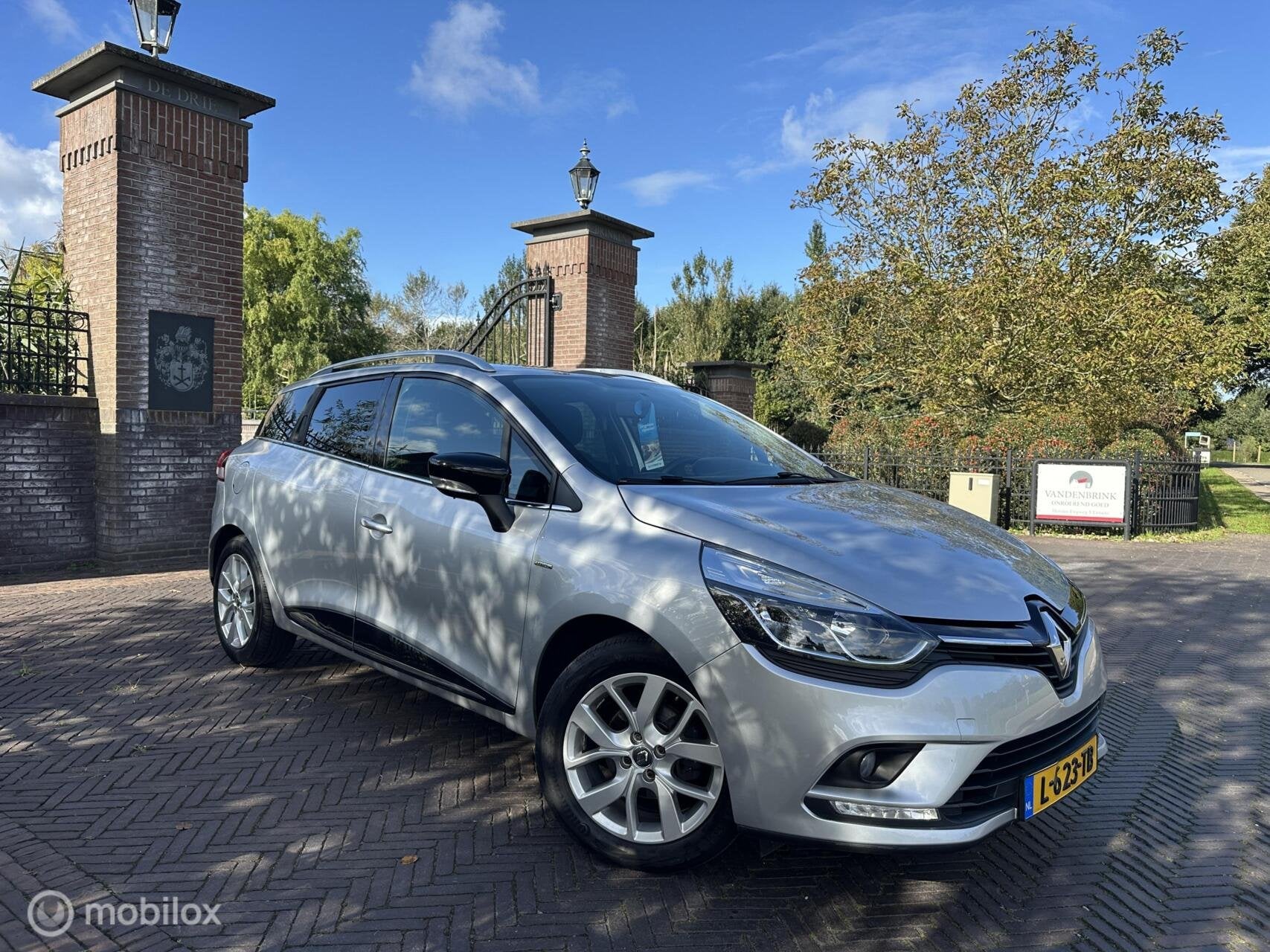 Renault Clio Estate 0.9 TCe Limited 2019 Trekhaak Cruise✅, Voorwielaandrijving, Stof, Gebruikt, Met garantie (alle)