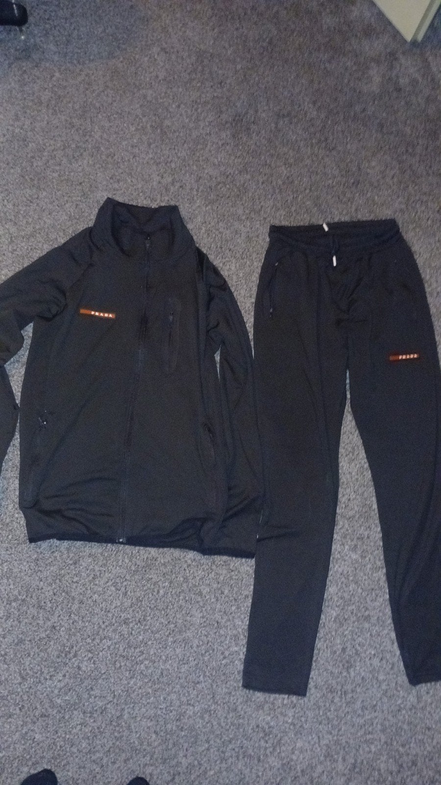 Nieuw Prada trainingspak - Maat M - Goede kwaliteit, Kleding | Heren, Ophalen of Verzenden, Nieuw, Prada