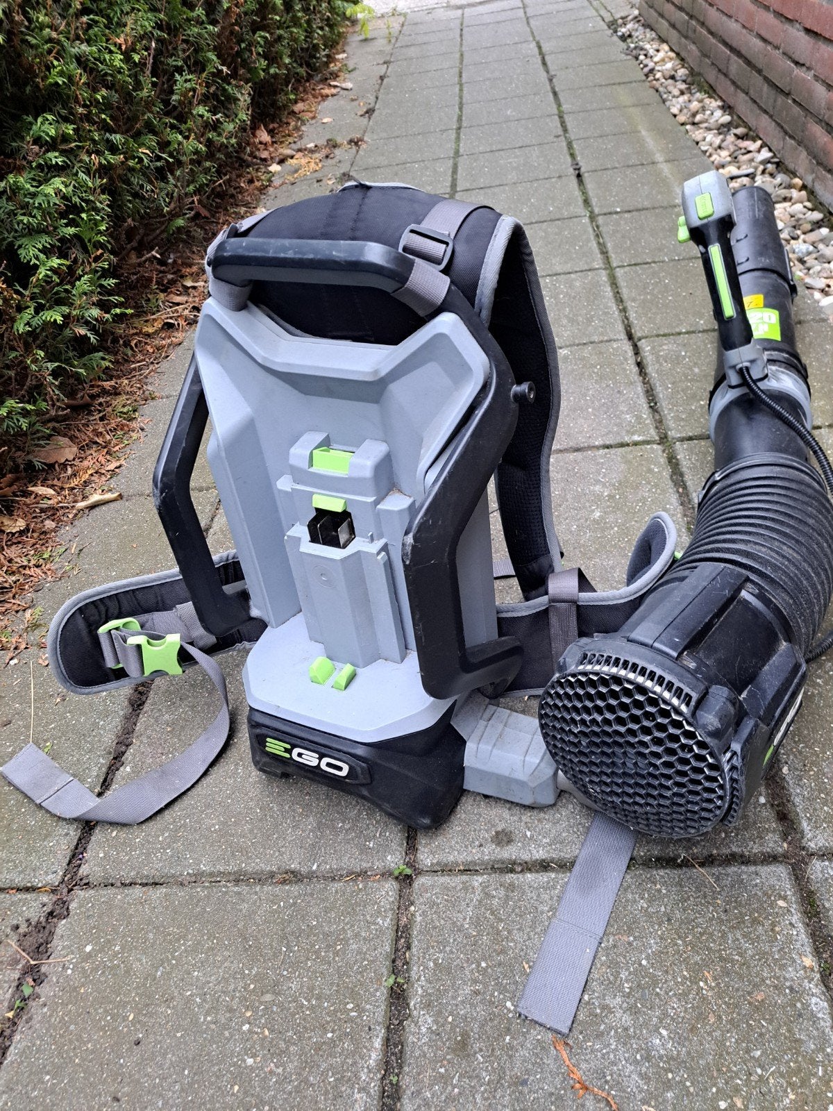 EGO Power+ Ruggedragen Bladblazer - Krachtig en Comfortabel, Tuin en Terras, Ophalen, Gebruikt, Accu, Ruggedragen