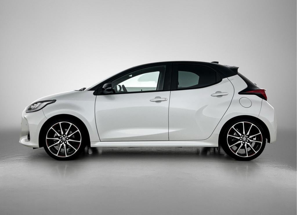 Toyota Yaris 1.5 Hybrid GR Sport | Stoelverwarming | Draadlo, 12 maanden, 450 kg, Gebruikt, 1490 cc