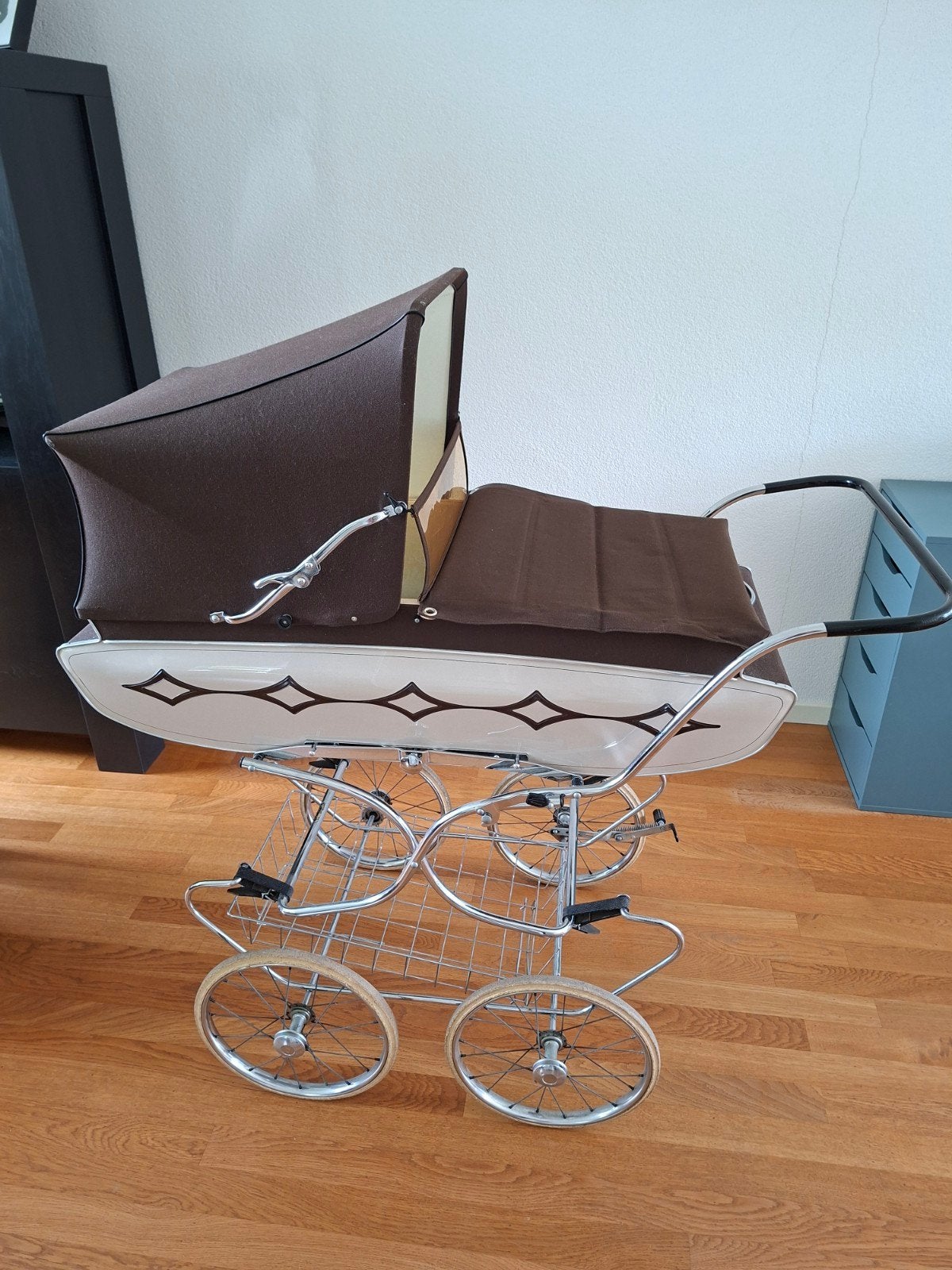 Vintage Van Delft Kinderwagen - Bruin/Crème, jaren 70, Gebruikt, Met reiswieg, Ophalen, Kinderwagen