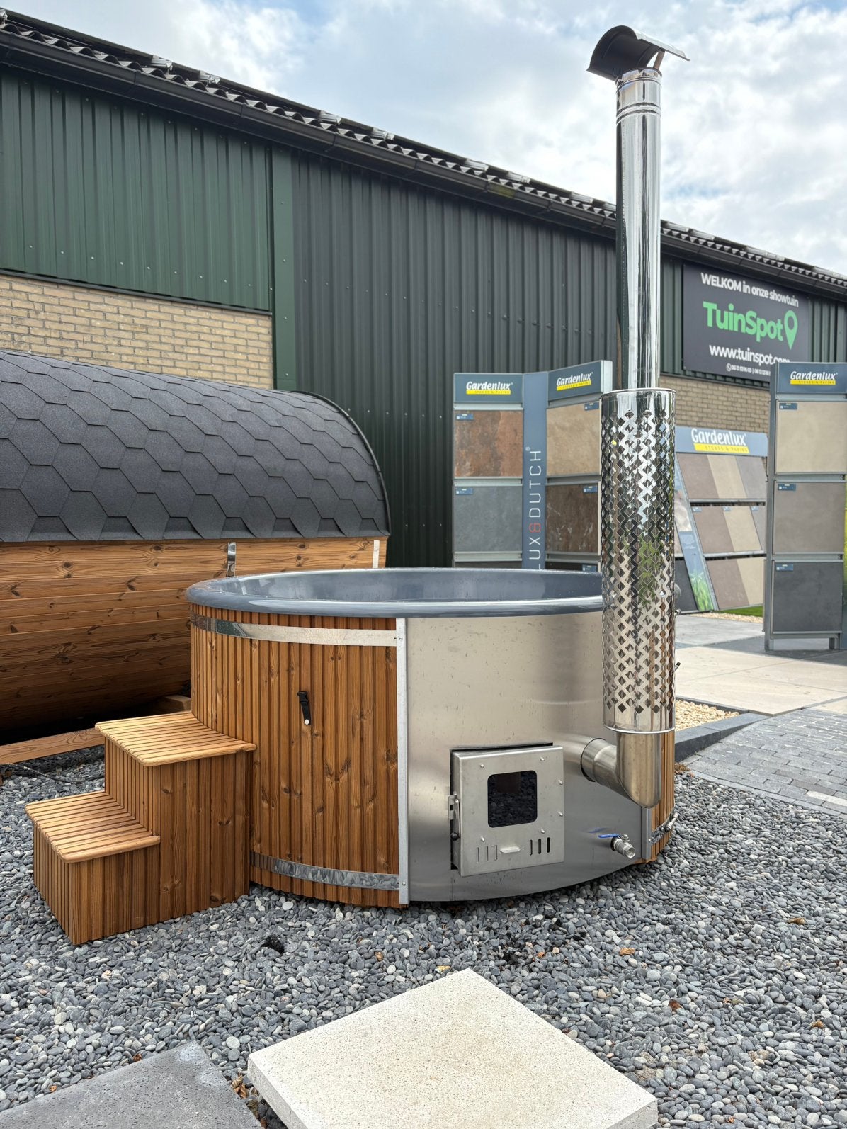 TuinSpot Hottub 200 Houtgestookt (thermohout), Tuin en Terras, Nieuw, Ophalen of Verzenden, Inbouw, Trap
