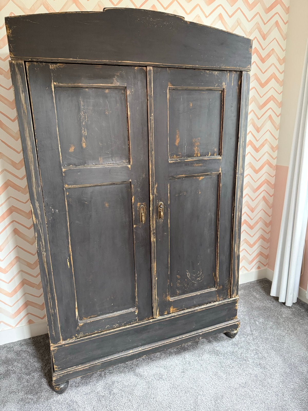 Antieke kledingkast, zwart geschilderd, brocante stijl, Ophalen