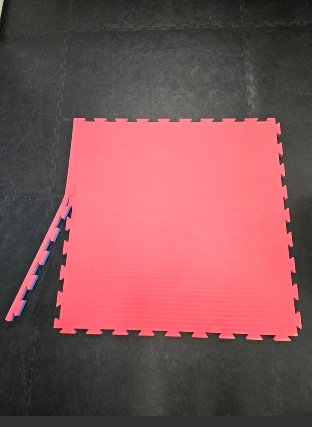 Vechtsportmat rood/blauw - 1m x 1m, Ophalen, Gebruikt, Overige, Vechtsportmateriaal
