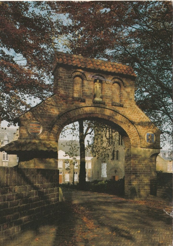 HEESWIJK DINTHER Toegangspoort Abdij van Berne, Verzamelen, Verzenden, 1980 tot heden, Gelopen, Noord-Brabant
