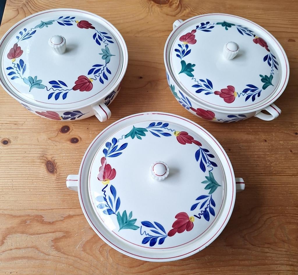 2 boerenbont dekschalen., Ophalen