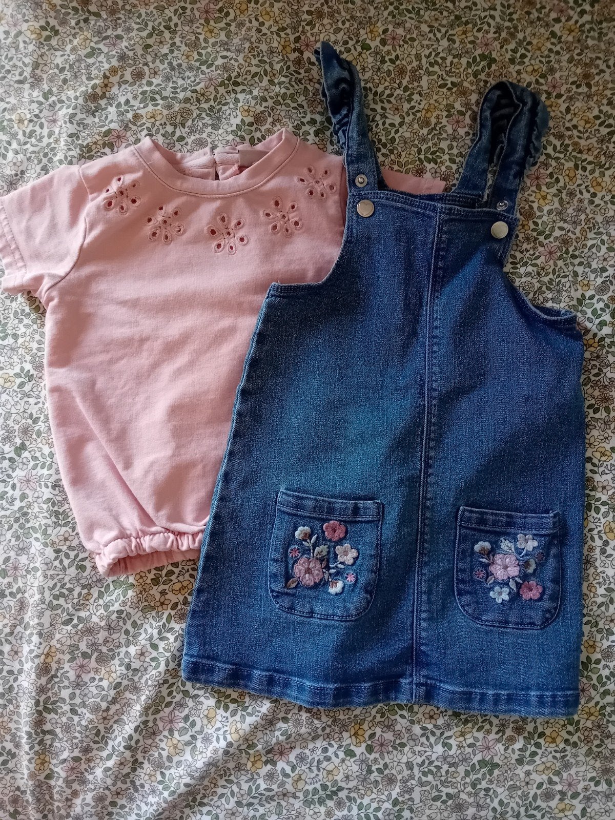 C&A Name It set: shirt (80) & tuinjurk (86), Ophalen of Verzenden, Zo goed als nieuw, C&A, Name It, Meisje