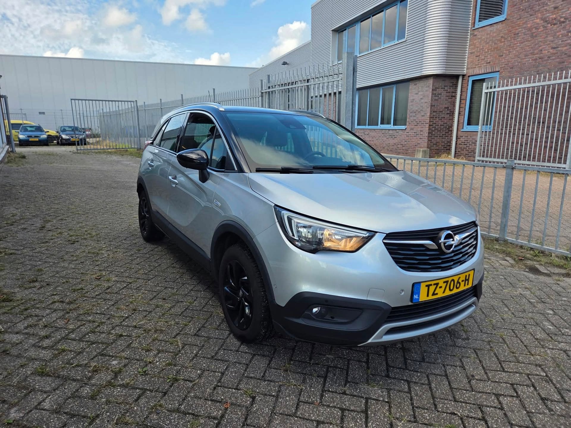 Opel Crossland X 1.2 Turbo Online Edition|KEYLESS|CAMERA 360, Voorwielaandrijving, 840 kg, Gebruikt, Euro 6
