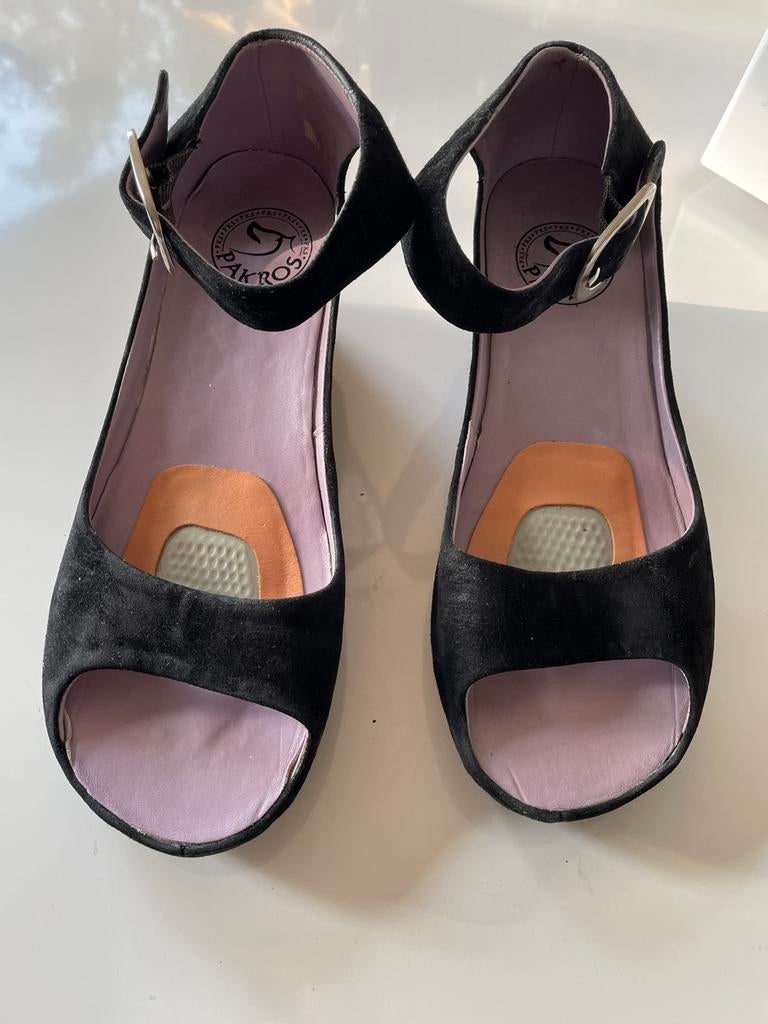 1paar Zwarte Suède Sandalen. Maat: 39., Kleding | Dames, Schoenen, Ophalen of Verzenden, Zo goed als nieuw, Zwart, Sandalen of Muiltjes