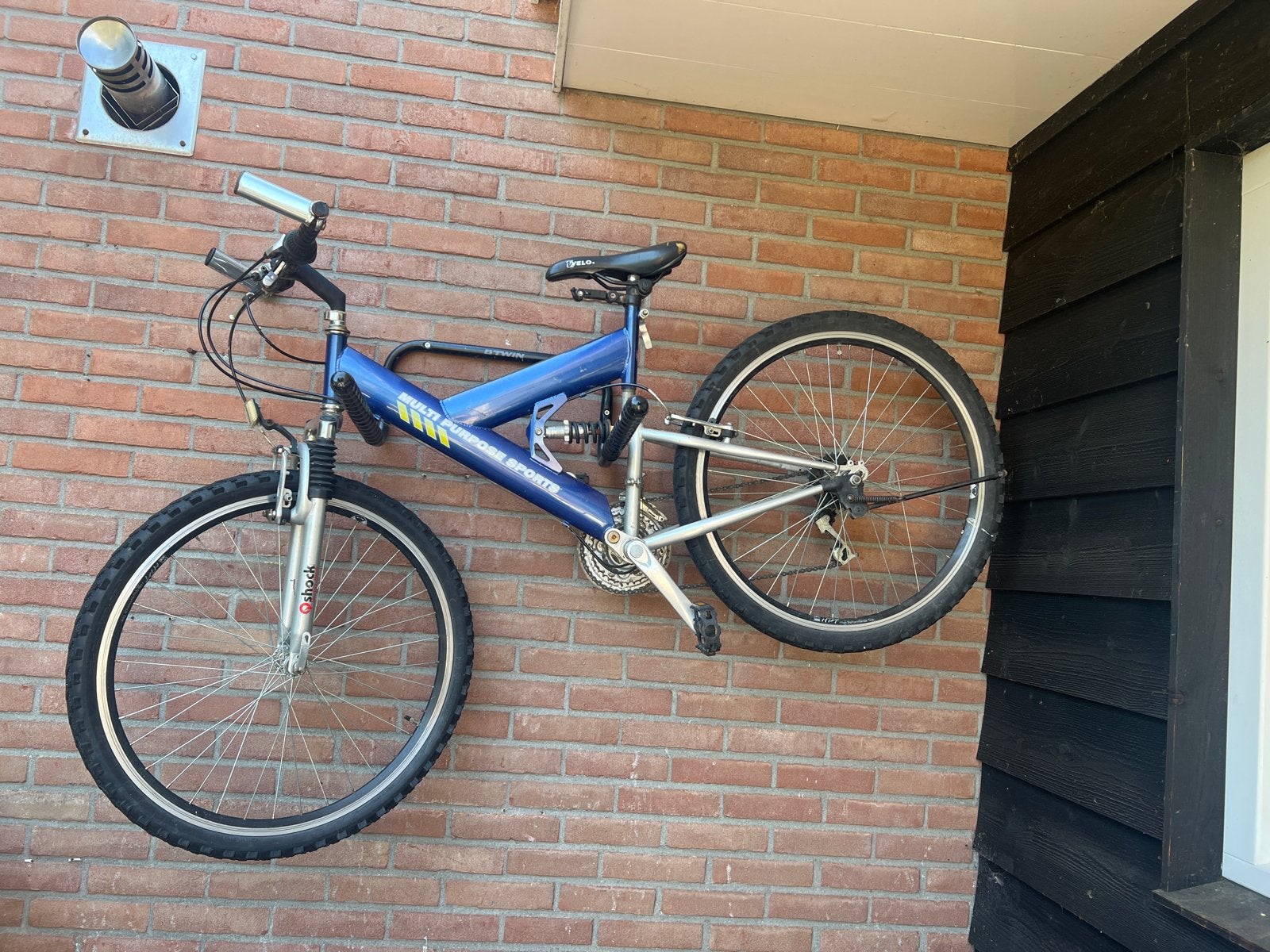 Blauwe mountainbike met dubbele vering, Gebruikt, Schijfrem, 53 tot 57 cm, Ophalen