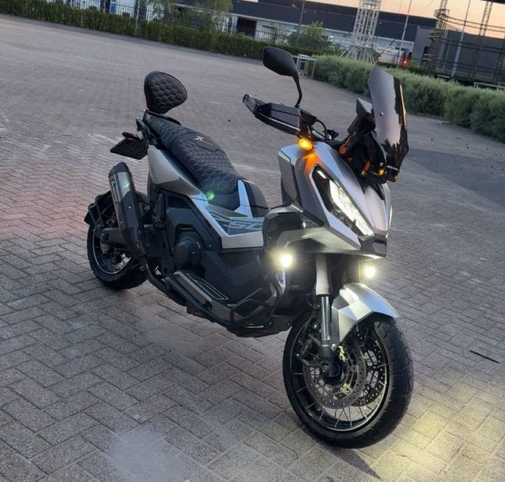 Honda X-ADV 750 2021 | A2 | 9.000 KM | Full Akrapovič, Gebruikt, Particulier, Minimaal motorrijbewijs A2, Automaat