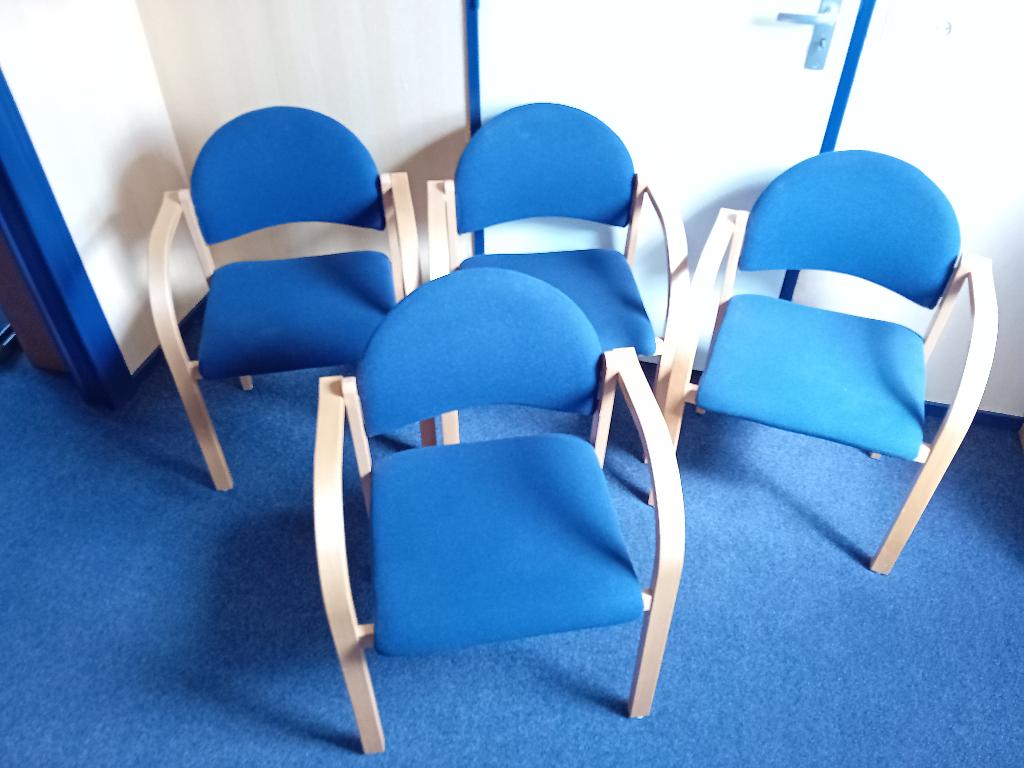 Stoel 4x met stoffenbekleding en houten frame, Huis en Inrichting, Stoelen, Ophalen, Blauw, Zo goed als nieuw, Vier