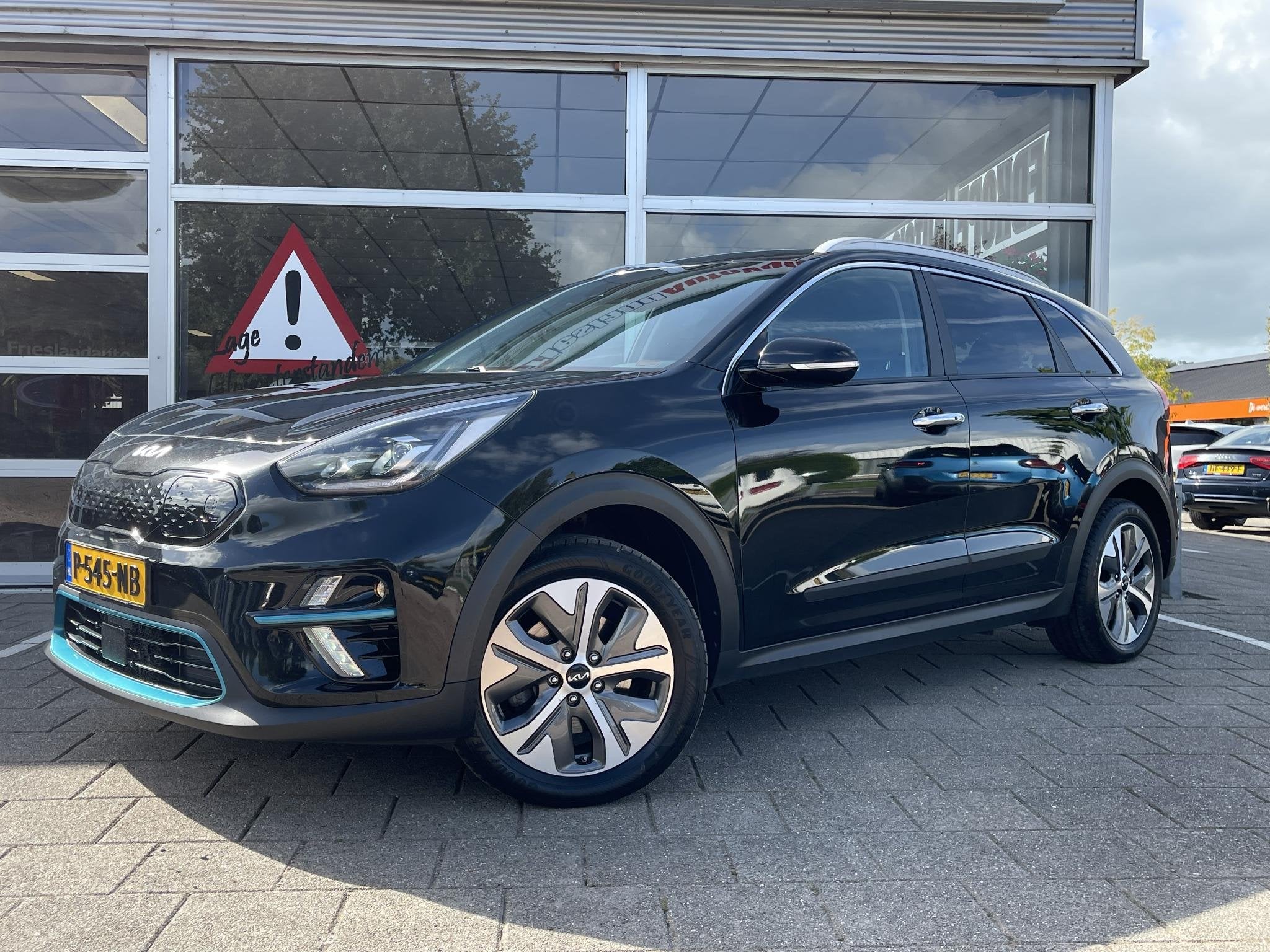 Kia e-Niro Edition 64 kWh /Clima/Stuur- en stoelverw/Adaptie, Gebruikt, 1712 kg, Met garantie (alle), Leder en Stof