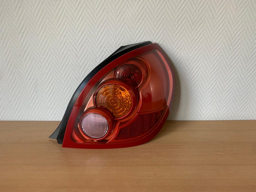 achterlicht nissan almera rechts N16 2003 tot 2006 hatchbac, Auto-onderdelen, Gebruikt, -, -, Ophalen of Verzenden