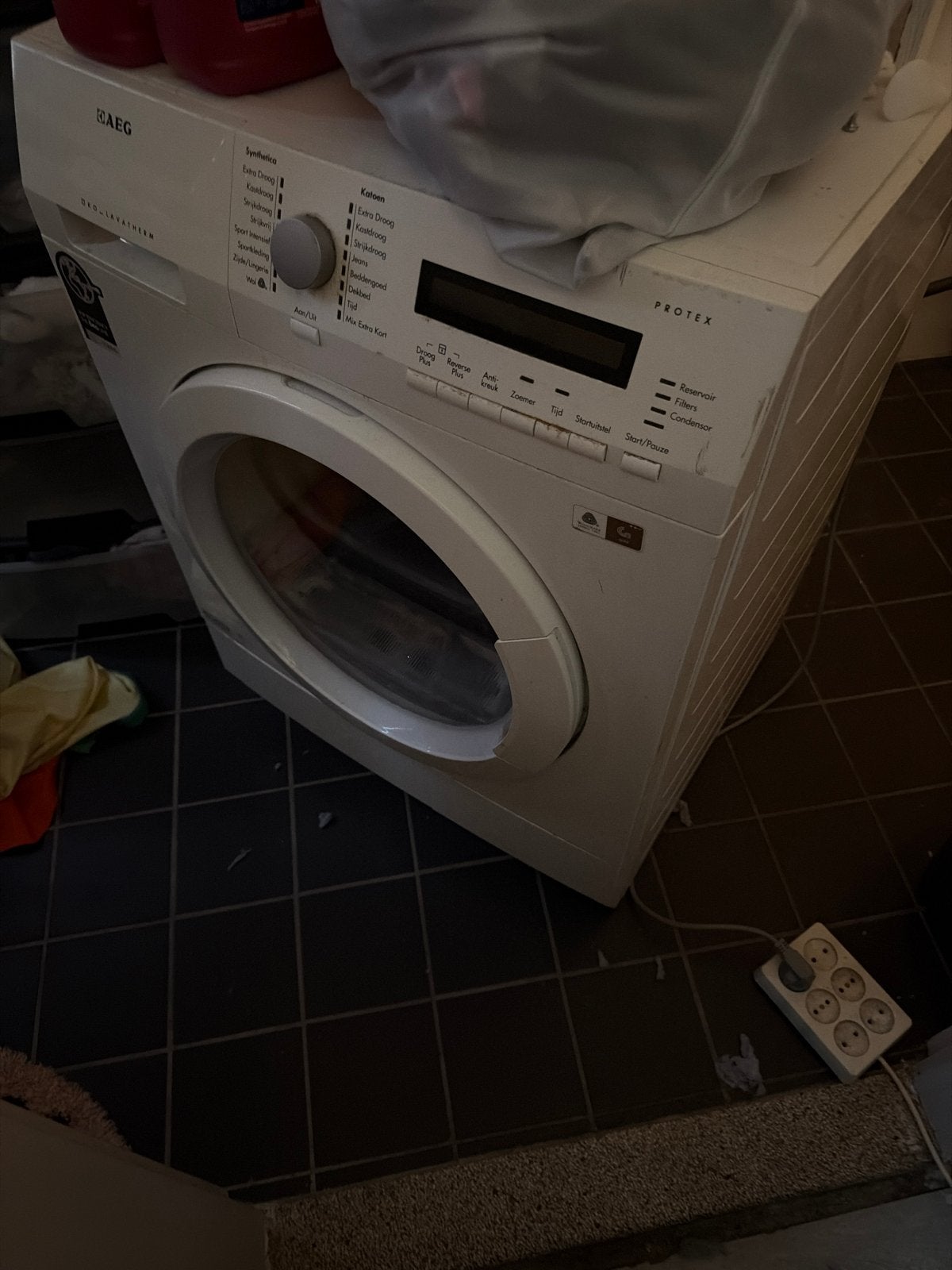AEG droger - maakt veel herrie, 6 tot 8 kg, Ophalen, Niet werkend, Voorlader