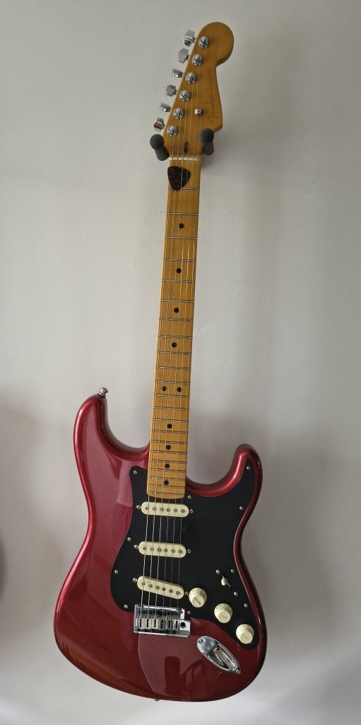Fender American Ultra II Stratocaster MN Sinister Red, Ophalen, Zo goed als nieuw, Solid body, Fender