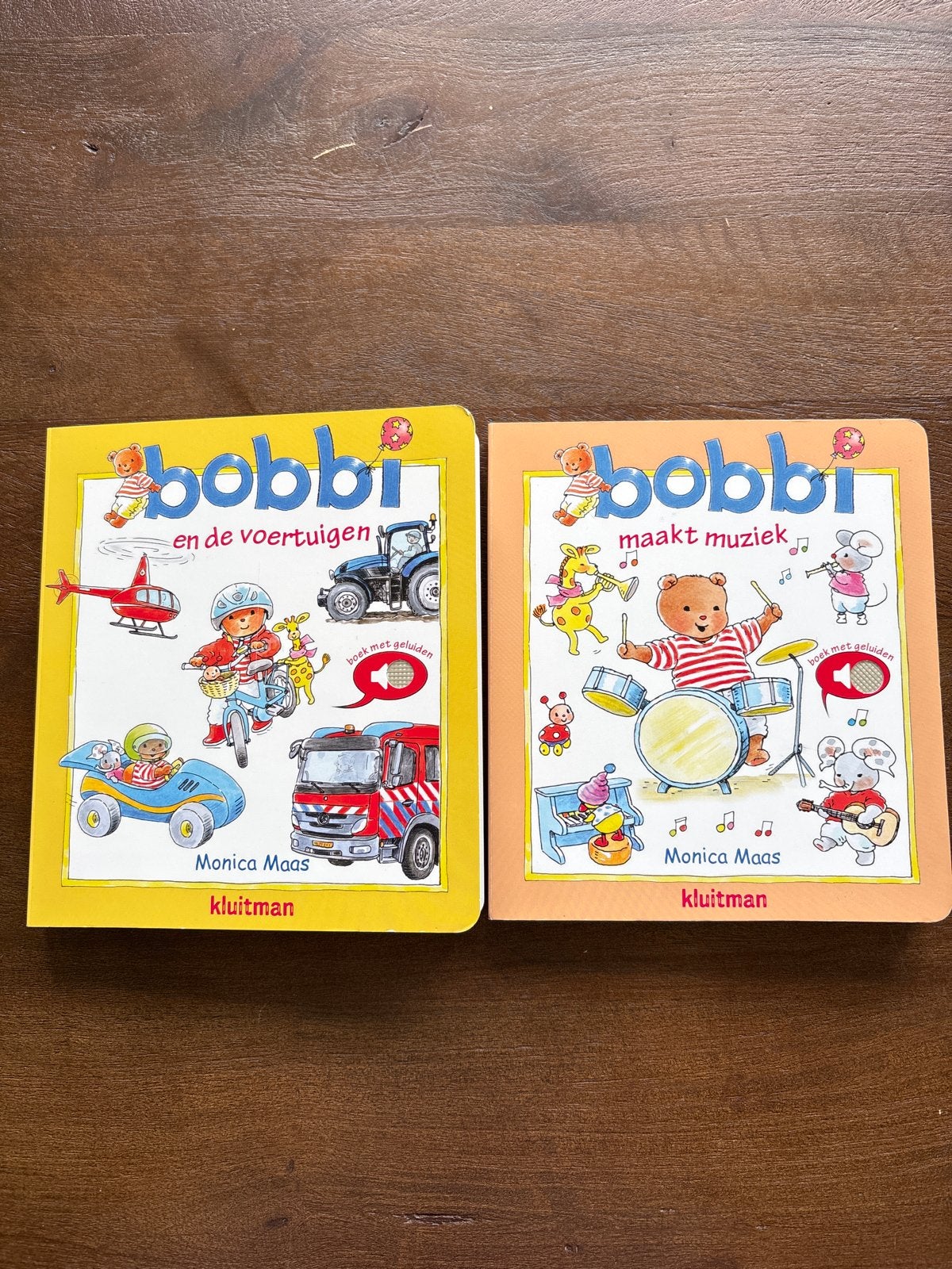 Bobbi geluidenboekjes: Voertuigen en Muziek (gloednieuw), Boeken, Ophalen of Verzenden, Nieuw, Uitklap-, Voel- of Ontdekboek, 1 tot 2 jaar