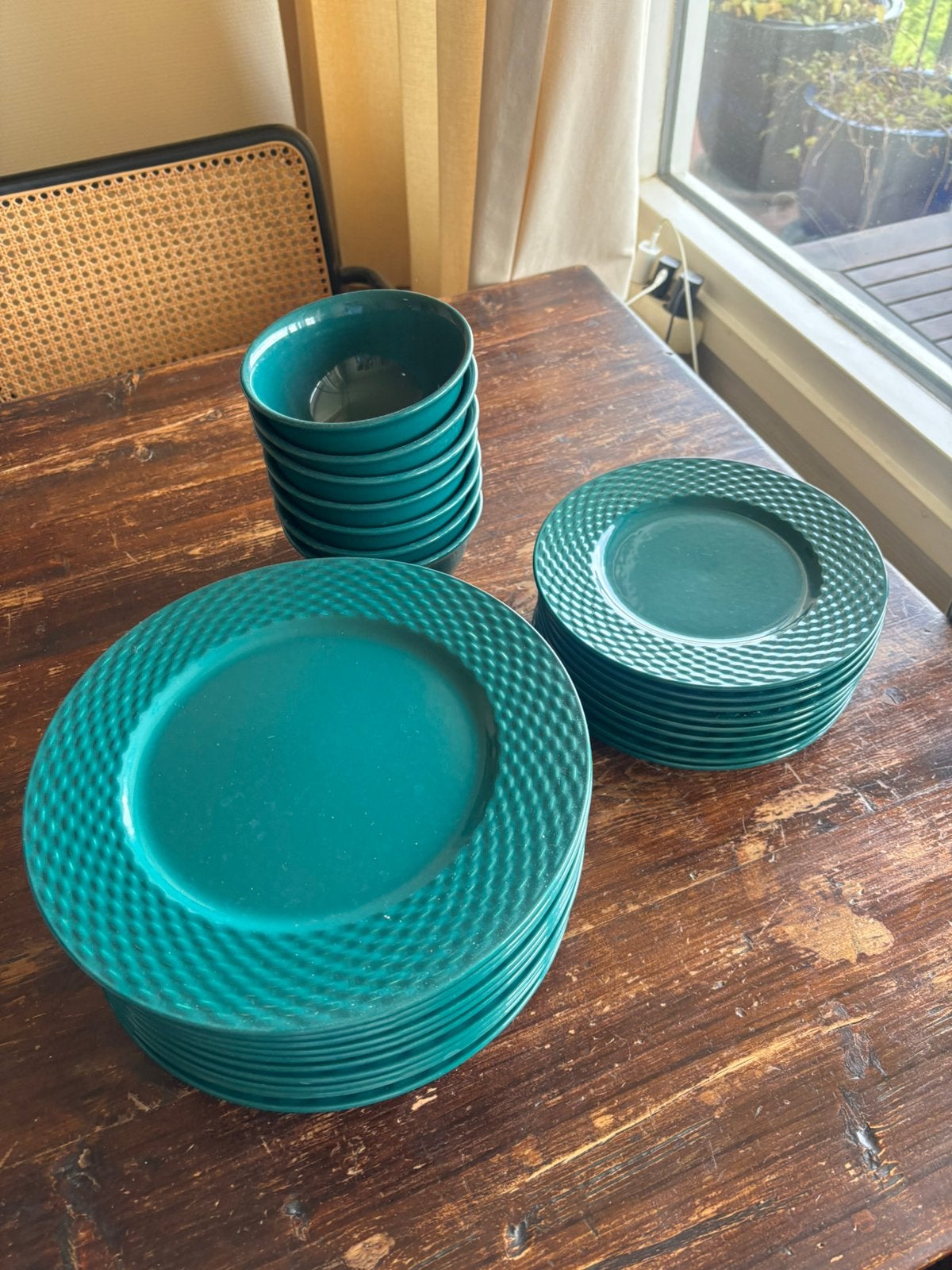 Donker groen servies, Huis en Inrichting, Ophalen of Verzenden, Zo goed als nieuw, Overige stijlen, Bord(en)