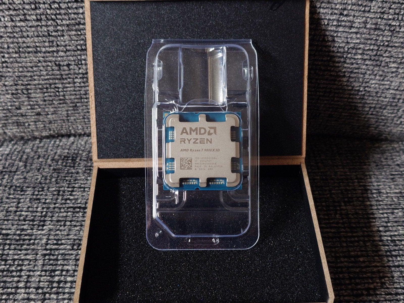 AMD Ryzen 7 9800X3D | AM5 CPU, Computers en Software, Nieuw, AMD Ryzen 7, 4 Ghz of meer, Socket AM5