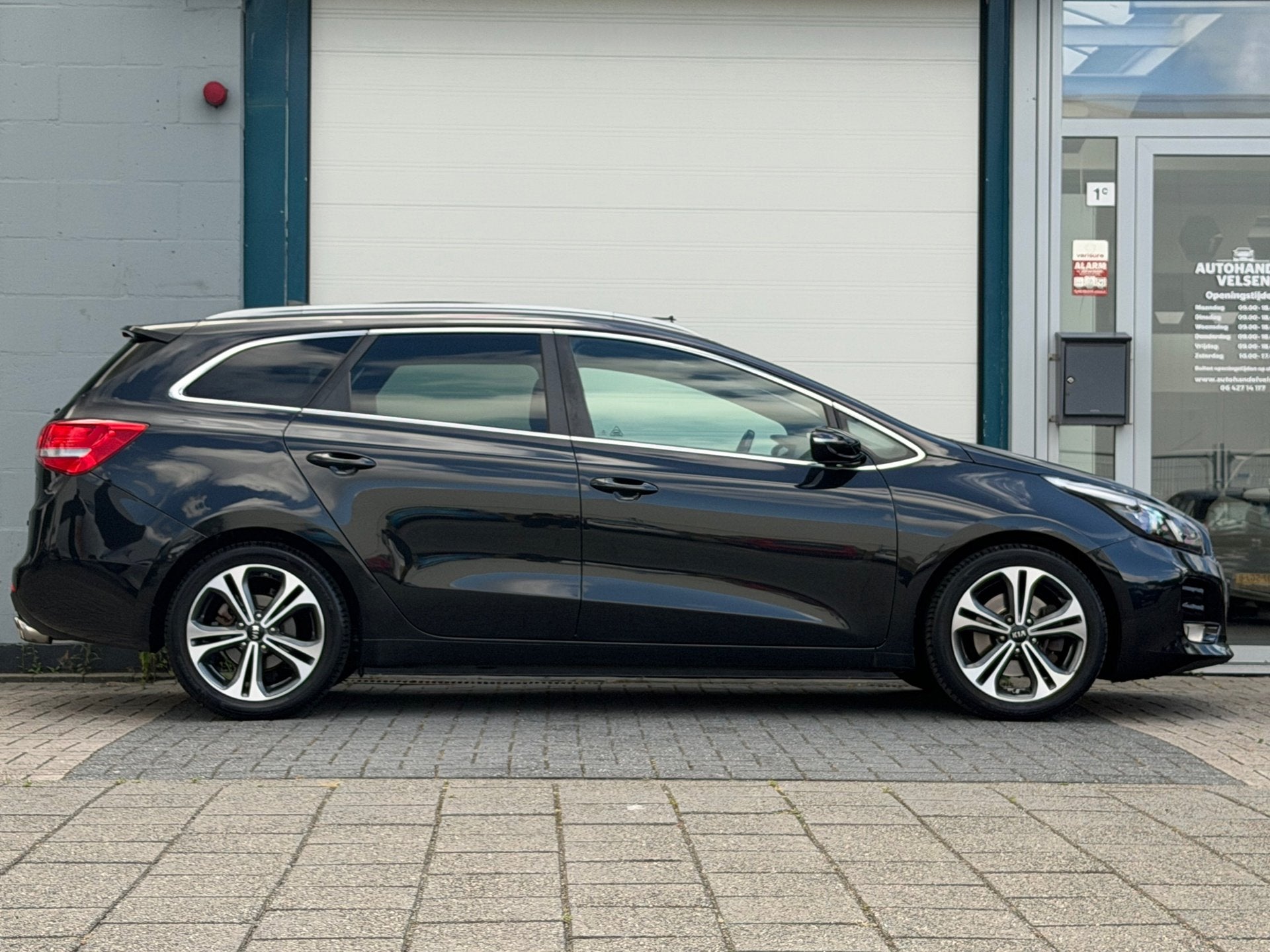 Kia Cee'd Sportswagon 1.0 T-GDi GT-Line Summer Edition Camer, Auto's, Voorwielaandrijving, Gebruikt, Euro 6, Zwart