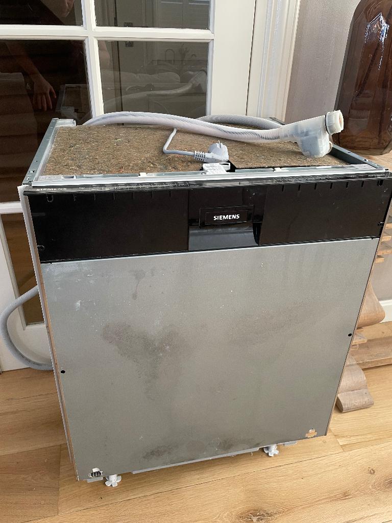 GRATIS Vaatwasser SN678X01TN defect!, Witgoed en Apparatuur, Vaatwasmachines, Ophalen, Energieklasse A of zuiniger, Inbouw, Niet werkend