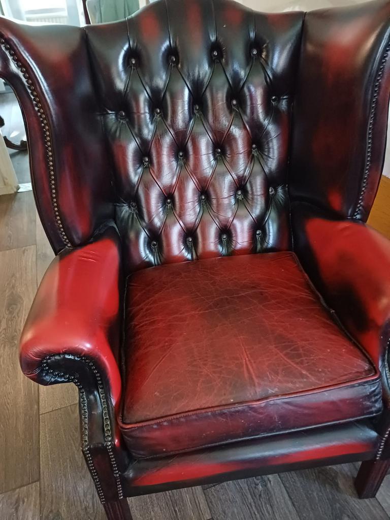 Chesterfield fauteuil, Ophalen