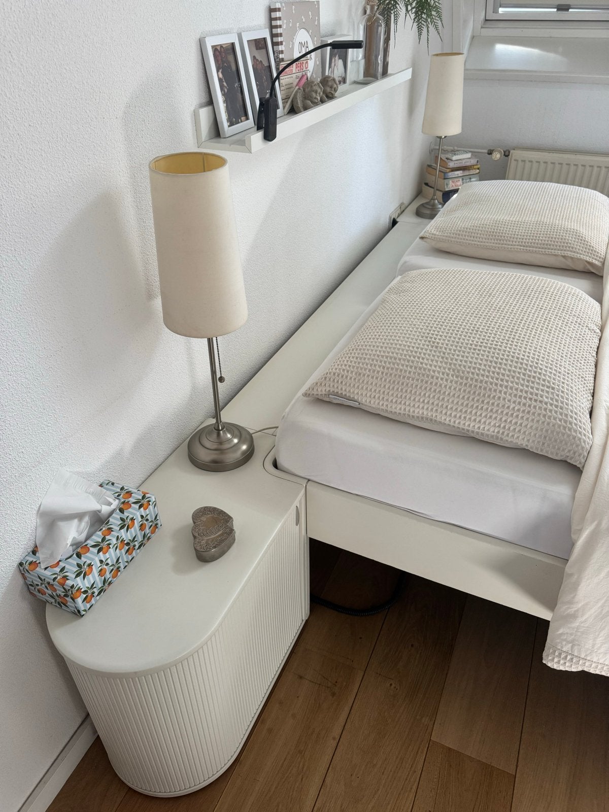 Auping Auronde lage achterwand met 2 roldeurkastjes, Ophalen, Gebruikt, Wit, Tweepersoons