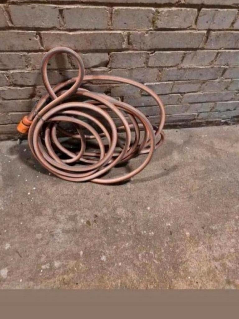 Te koop, Gardena merk tuinslang 8 meter met mond top., Tuin en Terras, Tuinslangen, Ophalen, Zo goed als nieuw, Tuinslang