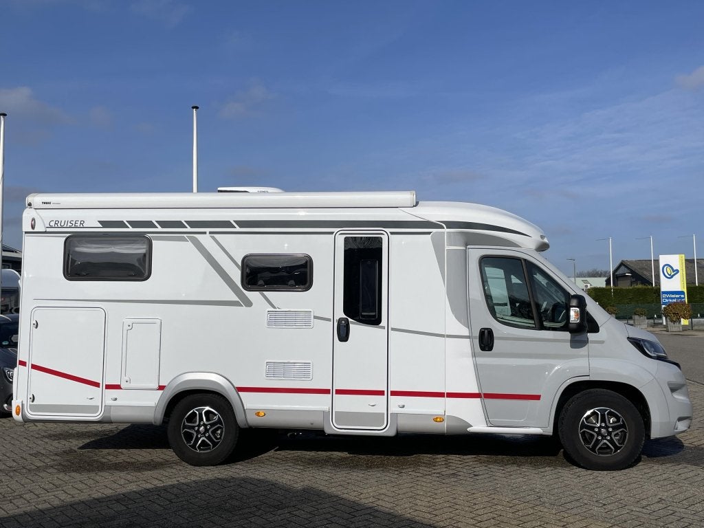 LMC Cruiser 646 G AIRCO/AUT/VLOERVERWARMING, Caravans en Kamperen, Automaat, Standaard zit, Koelkast, Fiat