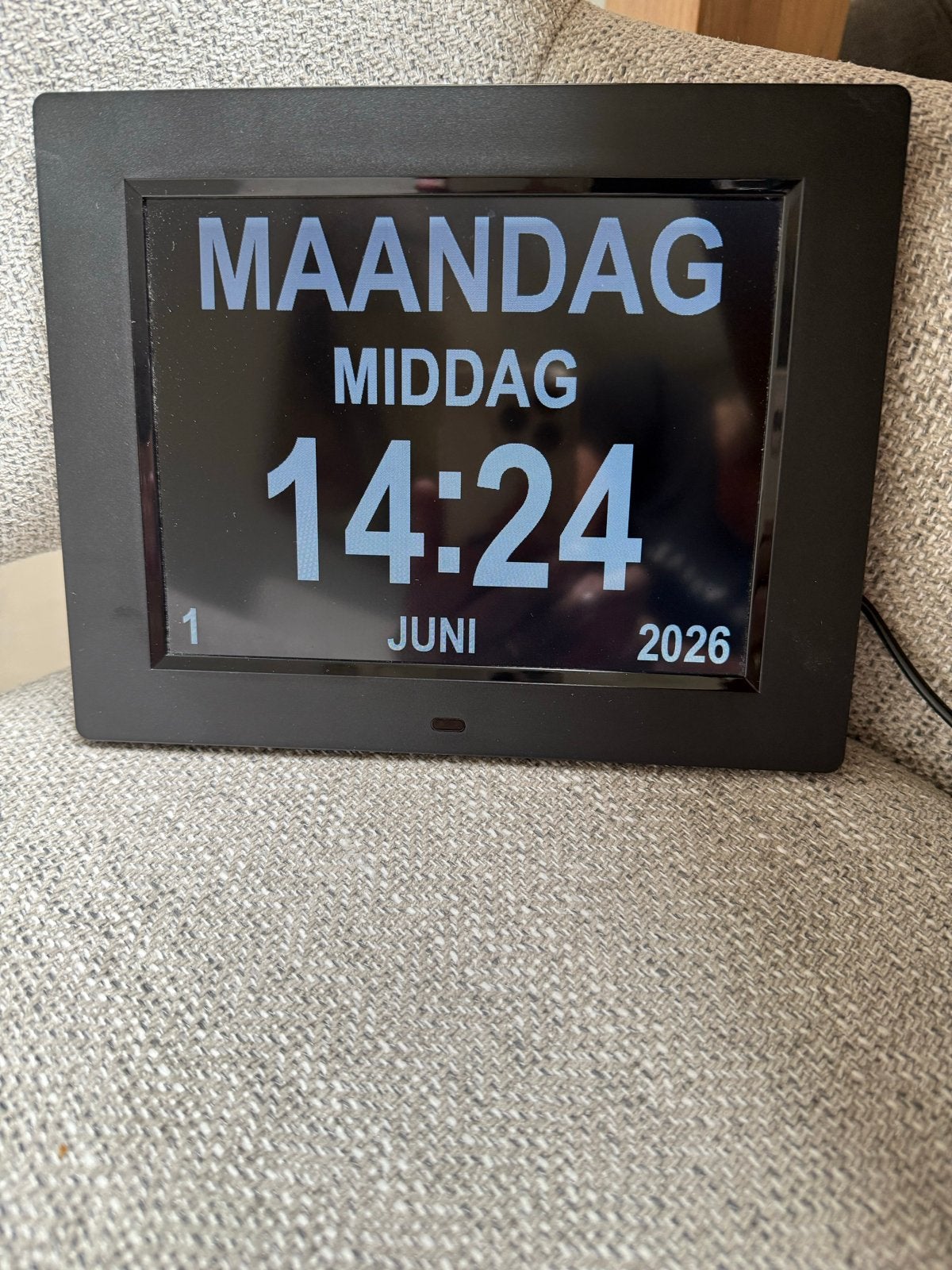 Digitale kalender dagklok -  Dementie klok, Ophalen, Zo goed als nieuw