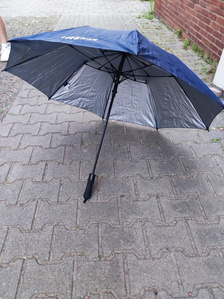 Twee paraplu's voor 1 euro per stuk., Ophalen, Zo goed als nieuw, Zwart