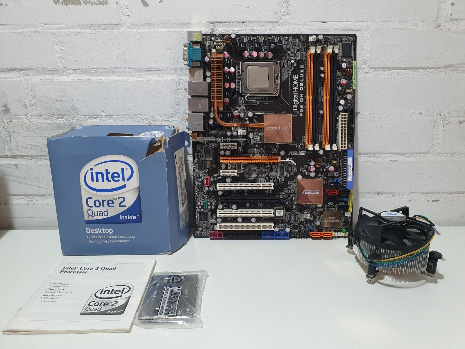 ASUS P5W DH Deluxe Moederbord + Intel Core 2 Quad Q6600, Gebruikt, ., DDR2, .