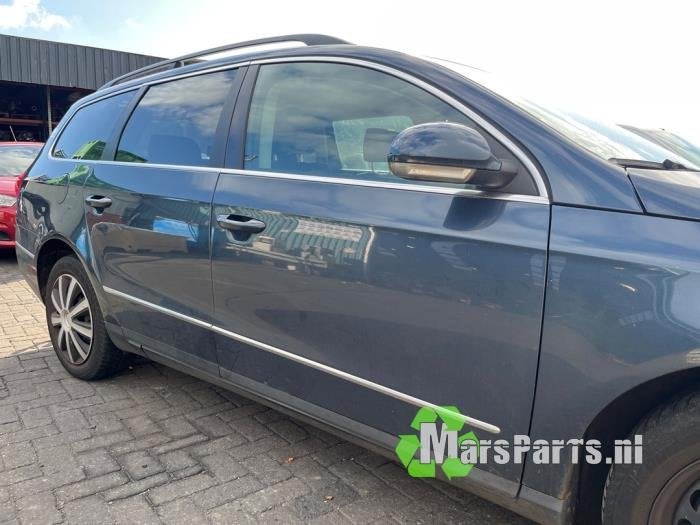 Portier 4Deurs rechts-voor van een Volkswagen Passat (LC5F), Gebruikt, -, -, Ophalen of Verzenden