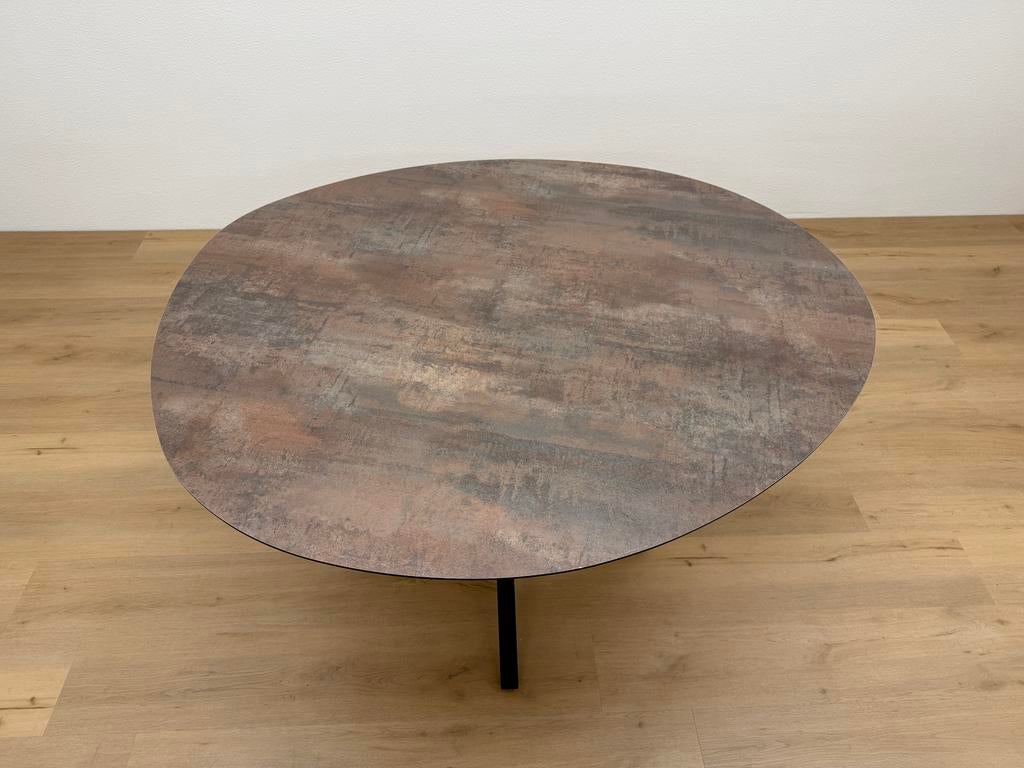 Organisch ronde eettafel 140cm - Direct Leverbaar, Rond, Ophalen of Verzenden, Zo goed als nieuw, Vijf personen of meer