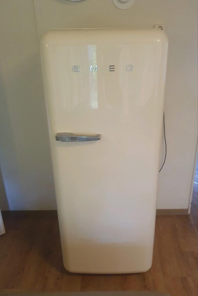 Smeg Koelkast met Vriesvak -  + Nieuw Deurtje, Witgoed en Apparatuur, Koelkasten en IJskasten, Ophalen, 150 tot 200 liter, Zo goed als nieuw