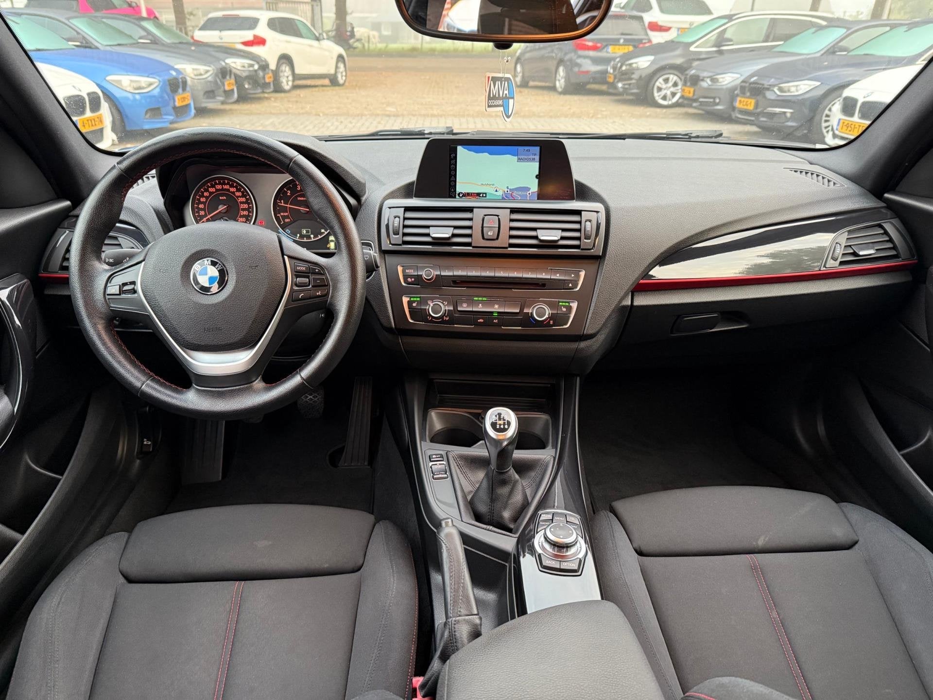 BMW 1-serie 116i Business+ Sport|Nieuwe Ketting + Klepseals|, Auto's, 1-Serie, Euro 5, Gebruikt, Zwart