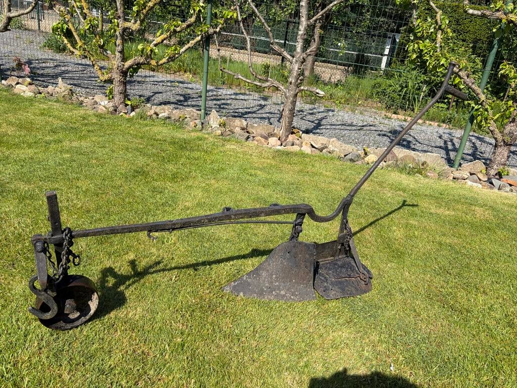 Antieke ploeg - Decoratief tuinstuk, Ophalen, Zo goed als nieuw