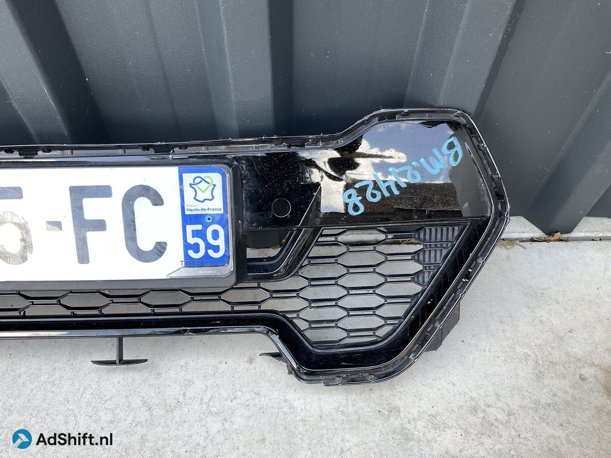 Bumper Grill BMW X1 U11 2022 51119881918 Voorbumper gril BM: